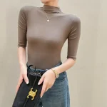 Women's Mock Neck T-shirt