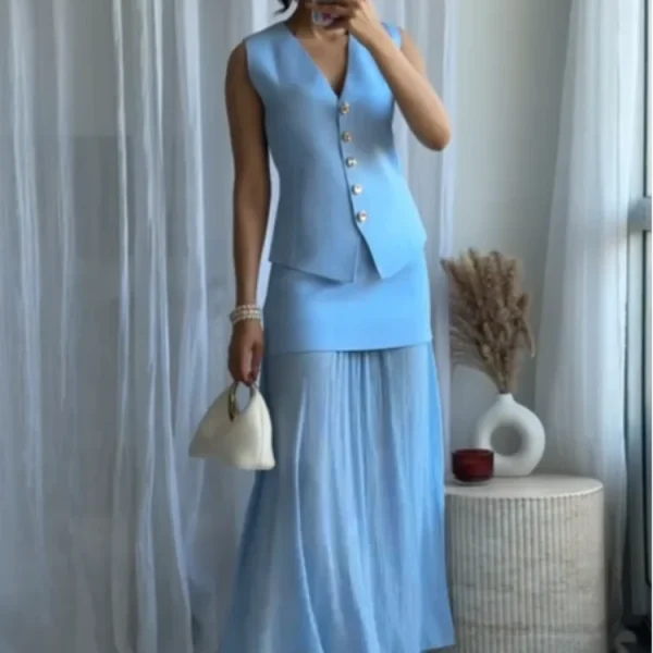 Women's Knit Vest and Skirt Set